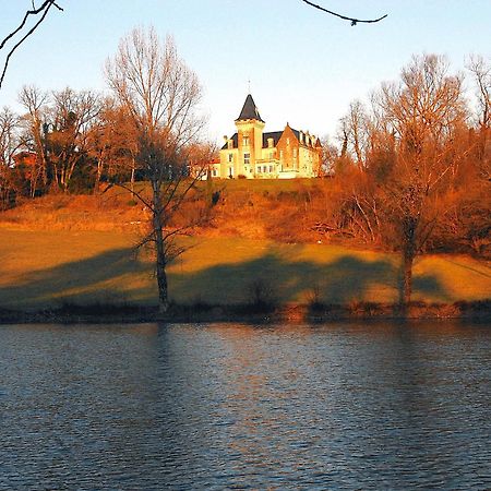 Chateau De Bellevue B&B Et Appartements Avec Piscine Saisonal Chauffee Et Chambres Partout Climatisees Saint-Avit  エクステリア 写真