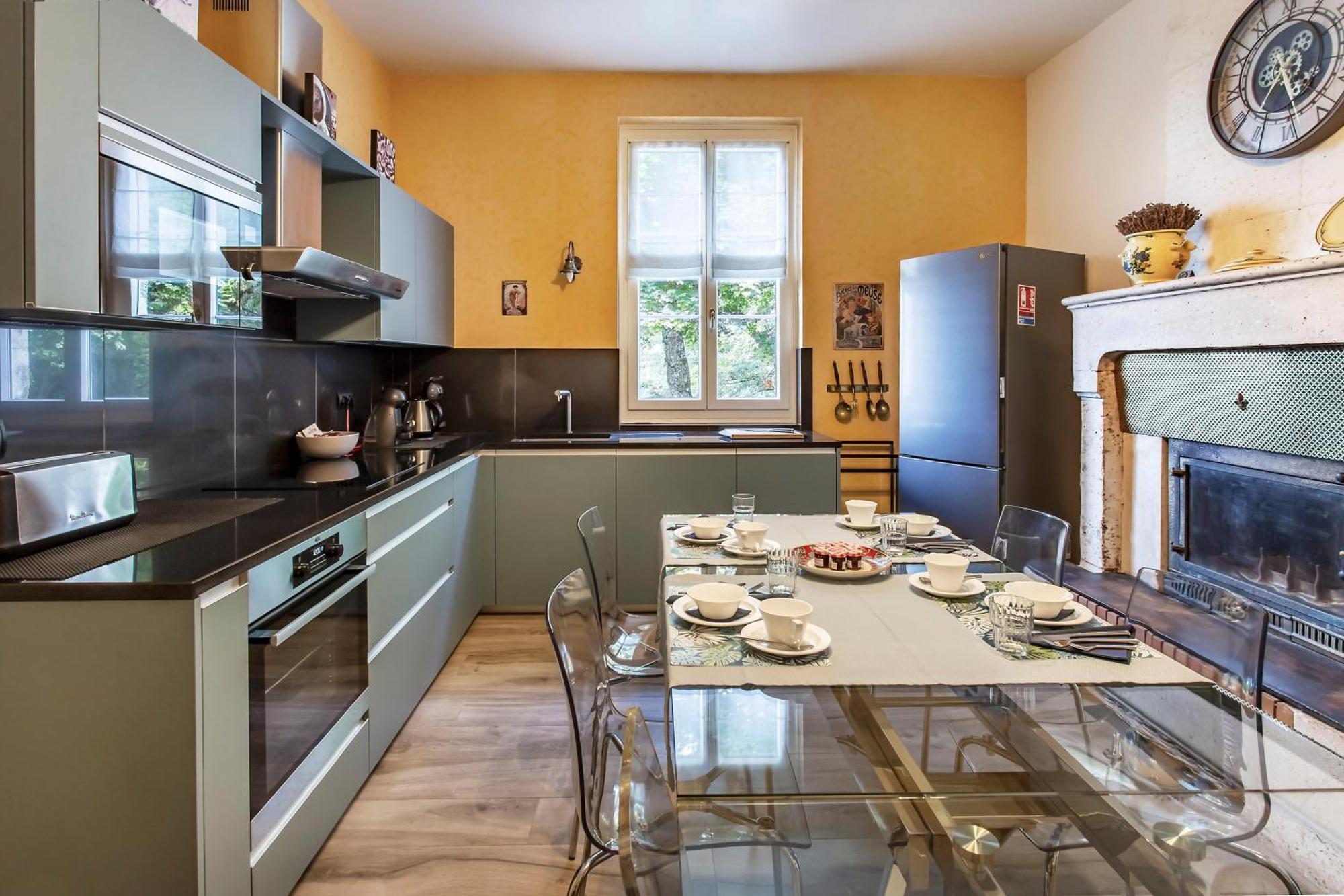 Chateau De Bellevue B&B Et Appartements Avec Piscine Saisonal Chauffee Et Chambres Partout Climatisees Saint-Avit  部屋 写真