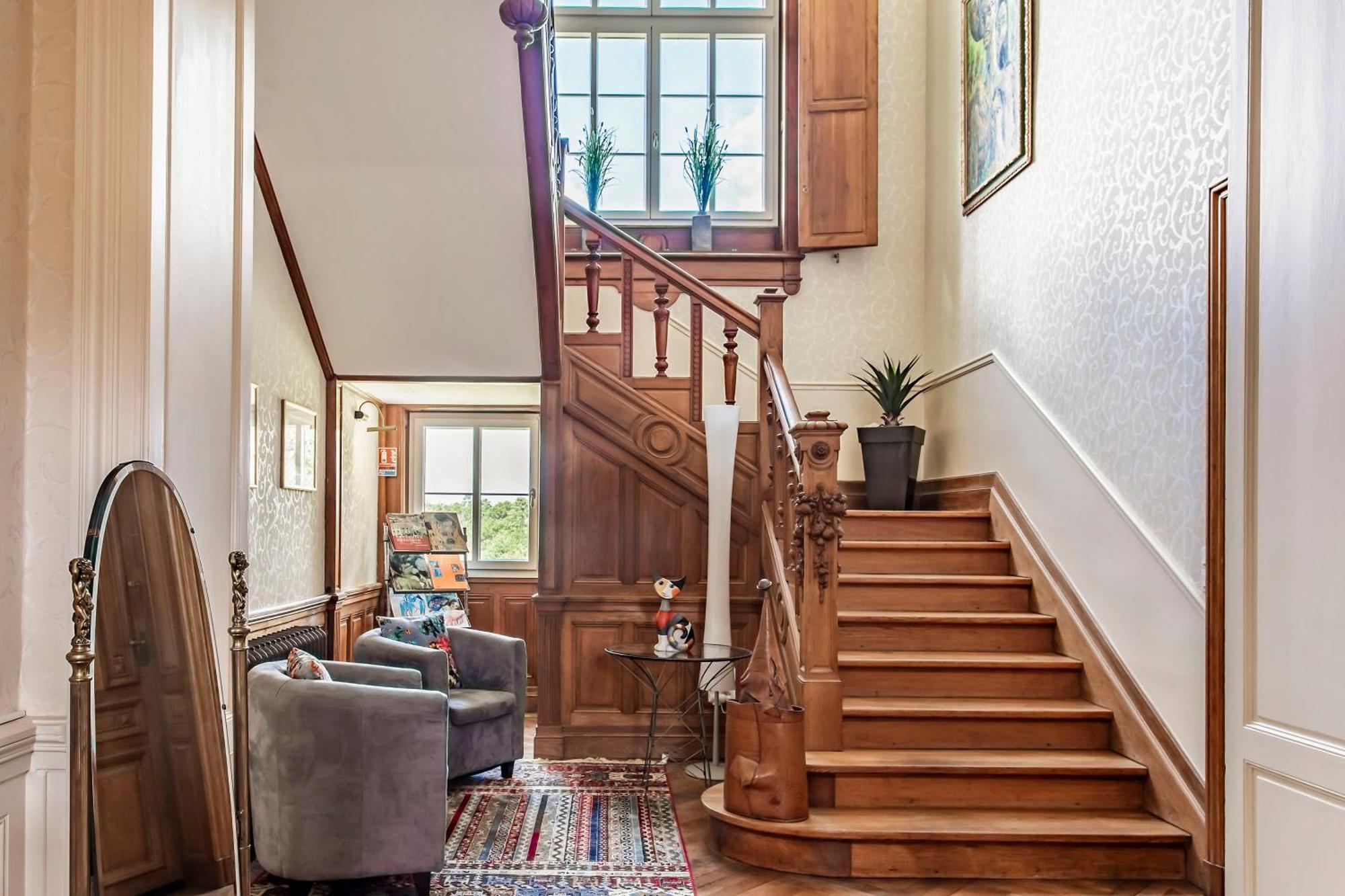 Chateau De Bellevue B&B Et Appartements Avec Piscine Saisonal Chauffee Et Chambres Partout Climatisees Saint-Avit  エクステリア 写真