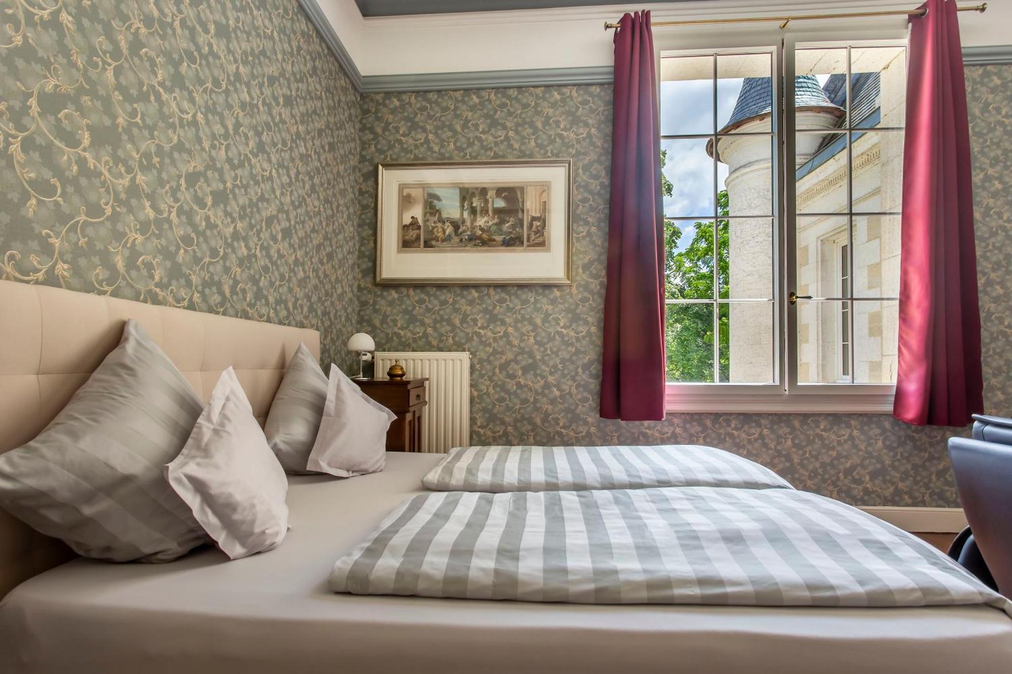 Chateau De Bellevue B&B Et Appartements Avec Piscine Saisonal Chauffee Et Chambres Partout Climatisees Saint-Avit  エクステリア 写真