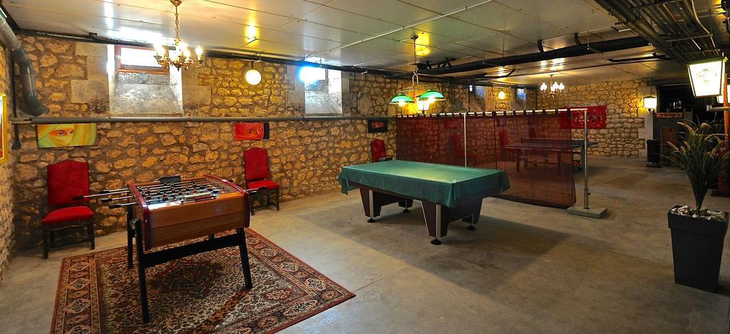 Chateau De Bellevue B&B Et Appartements Avec Piscine Saisonal Chauffee Et Chambres Partout Climatisees Saint-Avit  エクステリア 写真