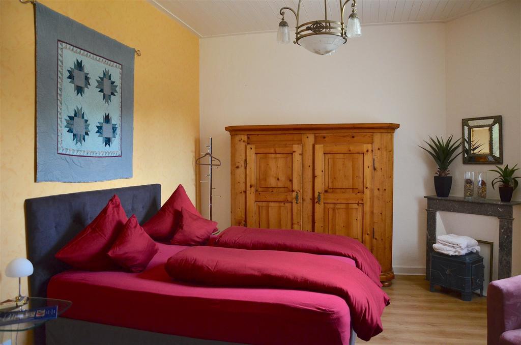 Chateau De Bellevue B&B Et Appartements Avec Piscine Saisonal Chauffee Et Chambres Partout Climatisees Saint-Avit  エクステリア 写真